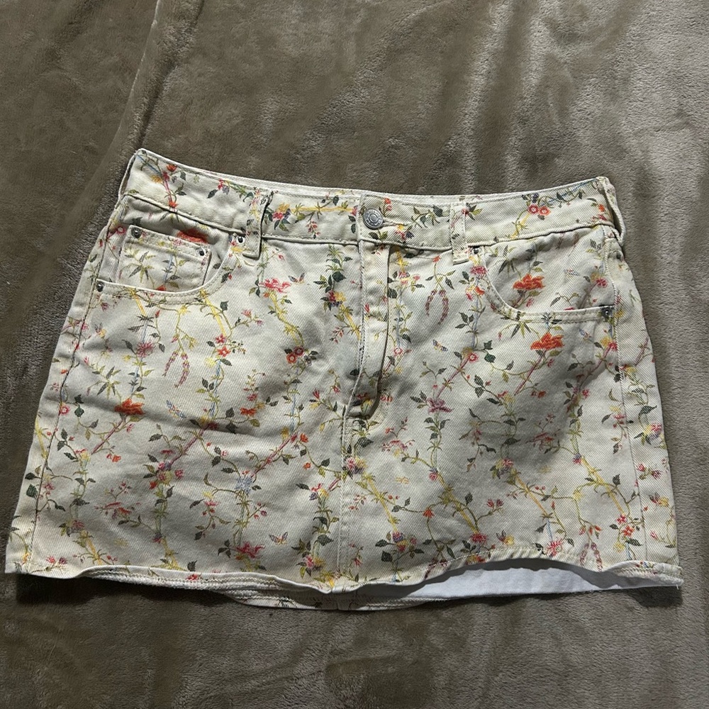 PacSun The Met Cream skirt